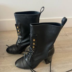 Stuart Weitzman Veruka Stretch Leather Lace Up Combat Booties sz 9 black